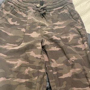 Farallon camo jogger